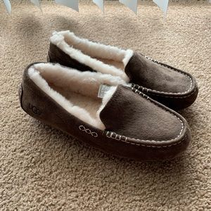 UGG Ansley Women’s Size 10 Chocolate Slippers